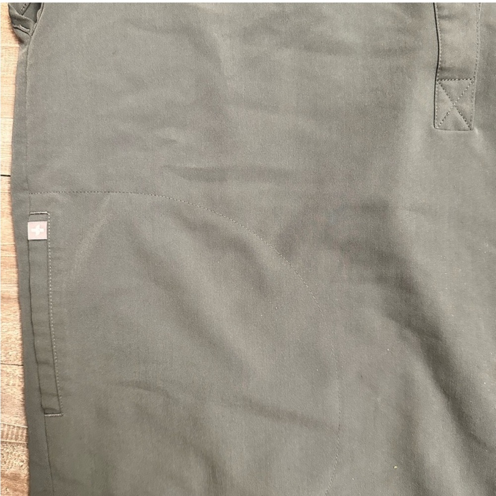 Figs women's Dark Green scrub Top - Picture 2 of 3